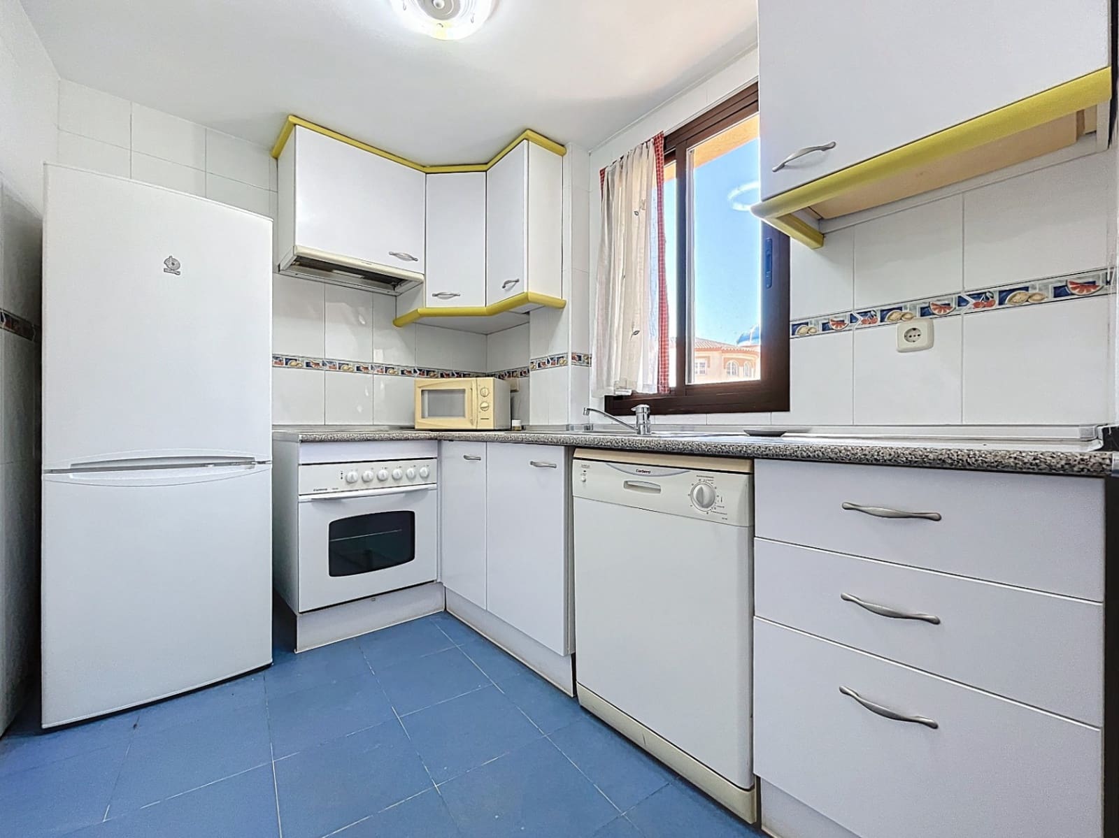 2 soverom Leilighet til salgs i Albir med svømmebasseng garasje - € 330 000 (Ref: 9076879)