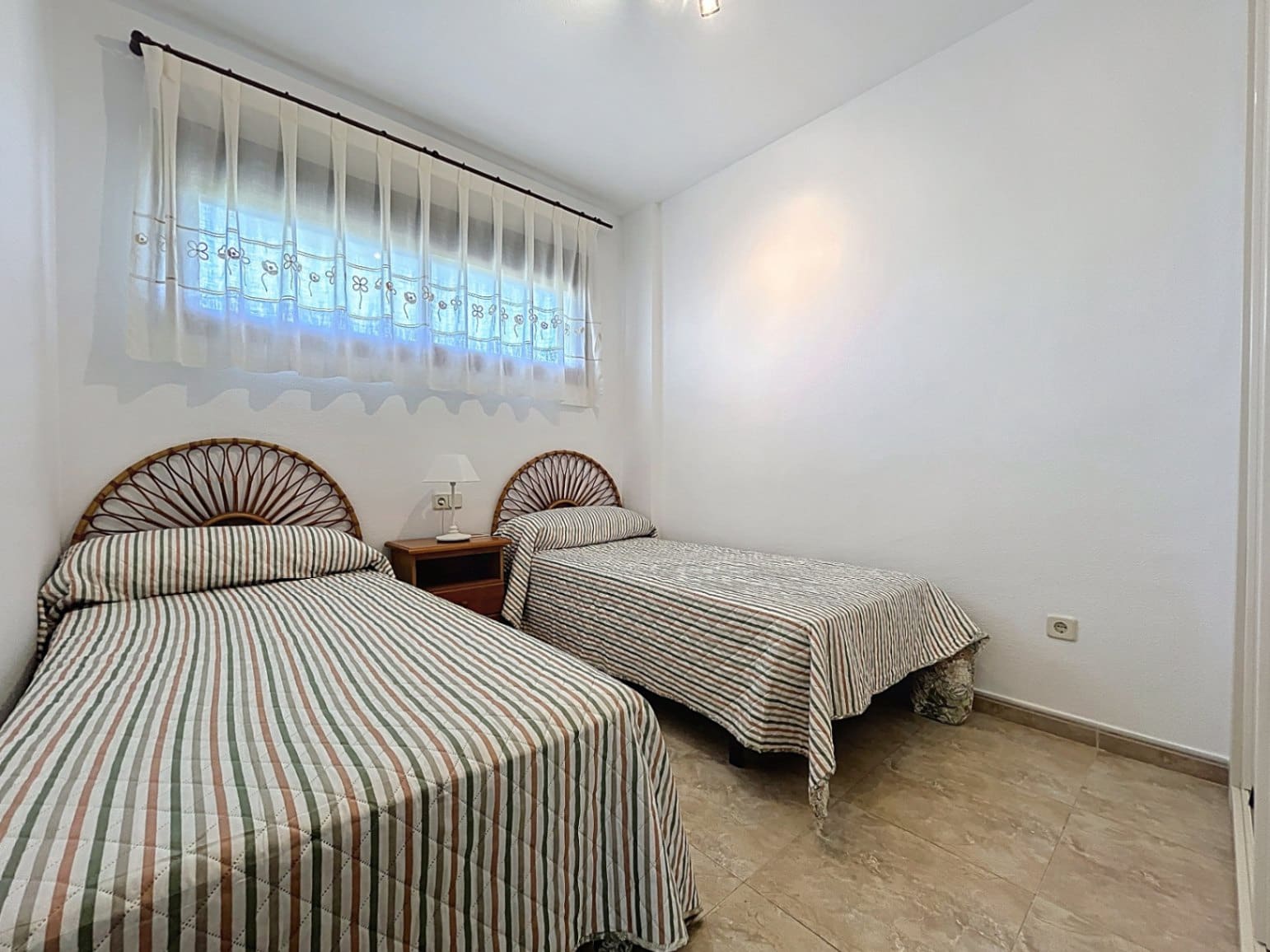 2 soverom Leilighet til salgs i Albir med svømmebasseng garasje - € 330 000 (Ref: 9076879)