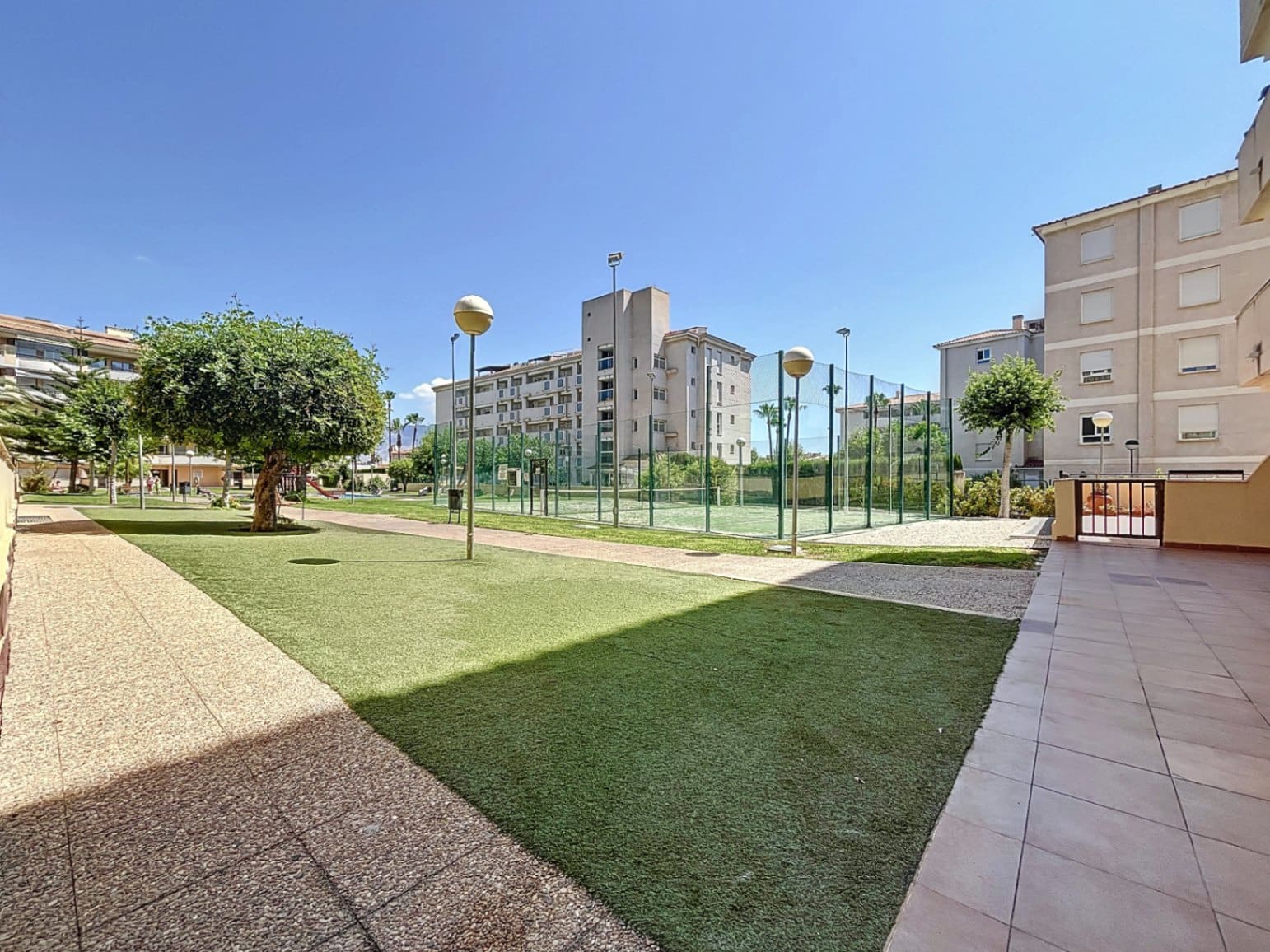 2 soverom Leilighet til salgs i Albir med svømmebasseng garasje - € 330 000 (Ref: 9076879)