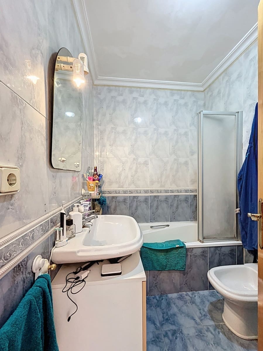 4 quarto Moradia Geminada para venda em La Nucia com garagem - 360 000 € (Ref: 9087519)