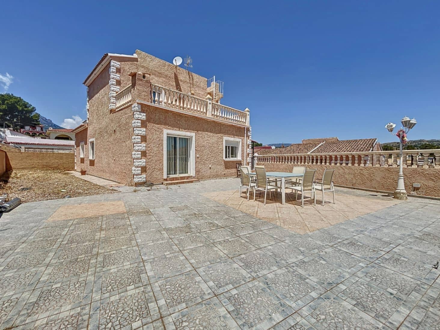 4 quarto Moradia Geminada para venda em La Nucia com garagem - 360 000 € (Ref: 9087519)