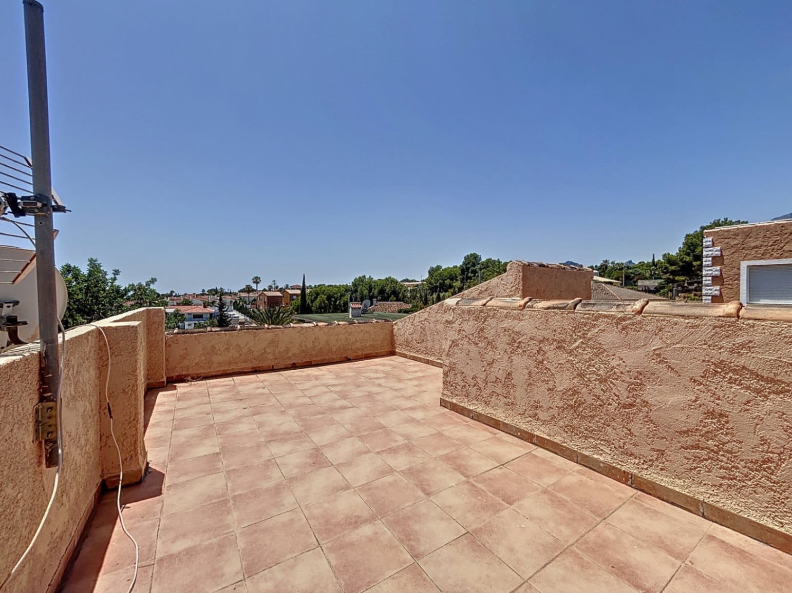 4 quarto Moradia Geminada para venda em La Nucia com garagem - 360 000 € (Ref: 9087519)