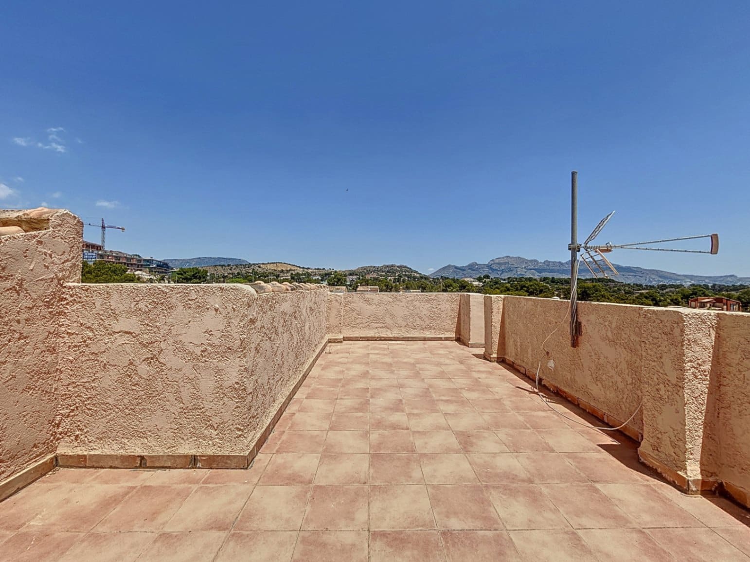 4 quarto Moradia Geminada para venda em La Nucia com garagem - 360 000 € (Ref: 9087519)