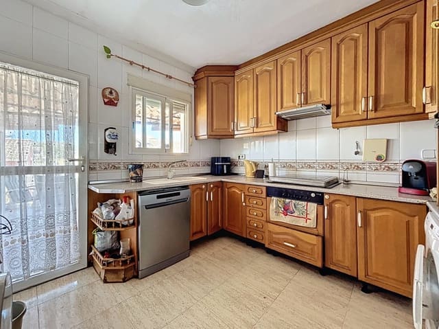 4 chambre Villa/Maison Semi-Mitoyenne à vendre à La Nucia Pueblo  , La Nucia avec garage - 360 000 € (Ref: 9087519)