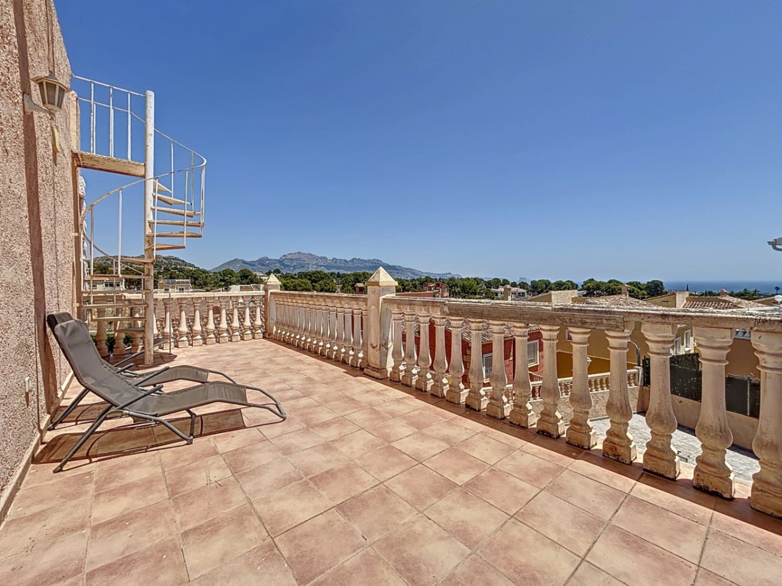 4 quarto Moradia Geminada para venda em La Nucia com garagem - 360 000 € (Ref: 9087519)