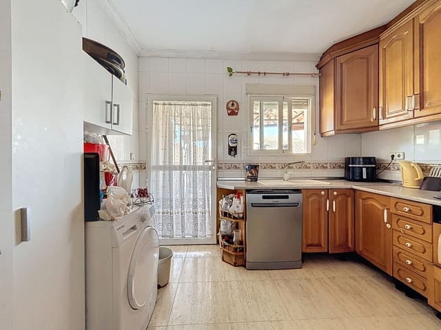 4 chambre Villa/Maison Semi-Mitoyenne à vendre à La Nucia Pueblo  , La Nucia avec garage - 360 000 € (Ref: 9087519)