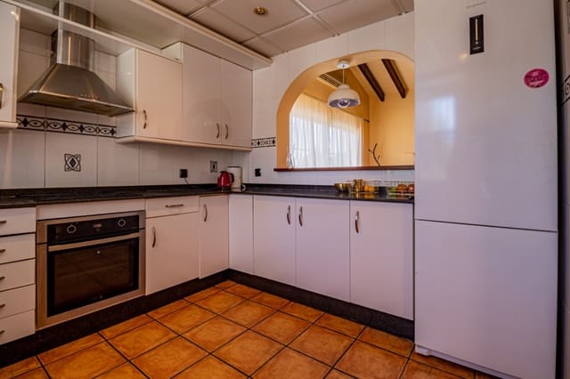 7 soverom Villa til salgs i Barranco Hondo, La Nucia med svømmebasseng garasje - € 750 000 (Ref: 9094717)