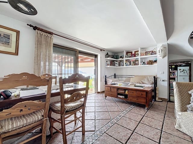 2 bedroom Bungalow for sale in Playa Poniente, Benidorm - € 530,000 (Ref: 9123880)