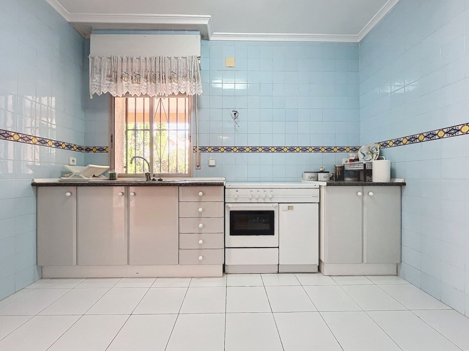 5 slaapkamer Villa te koop in Alfaz del Pi / L'Alfas del Pi met garage - € 475.000 (Ref: 9163094)