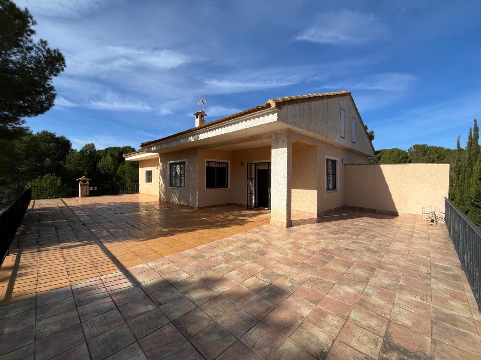 5 slaapkamer Villa te koop in Alfaz del Pi / L'Alfas del Pi met garage - € 475.000 (Ref: 9163094)