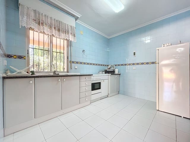 5 chambre Villa/Maison à vendre à Pueblo - Urbanizaciones, Alfaz del Pi / L'Alfàs del Pi avec garage - 475 000 € (Ref: 9163094)