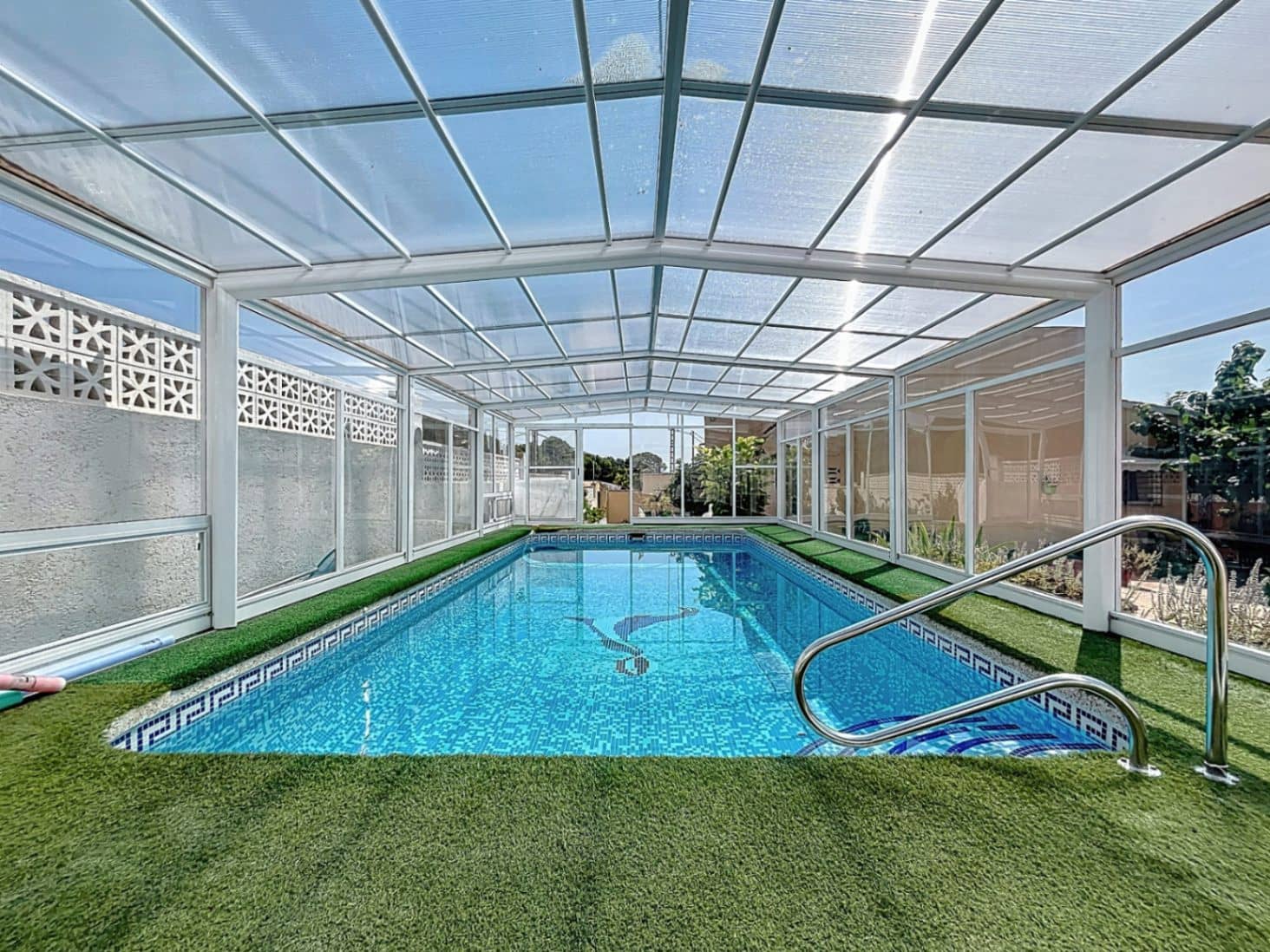 4 soveværelse Semi-Rækkehus til salg i Alfaz del Pi / L'Alfas del Pi med swimmingpool garage - € 485.000 (Ref: 9172154)