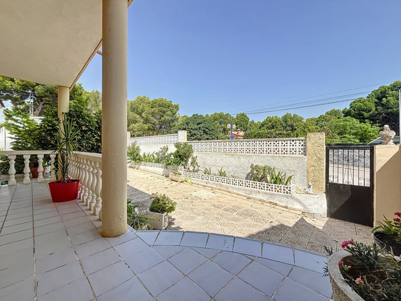 4 soveværelse Semi-Rækkehus til salg i Alfaz del Pi / L'Alfas del Pi med swimmingpool garage - € 485.000 (Ref: 9172154)