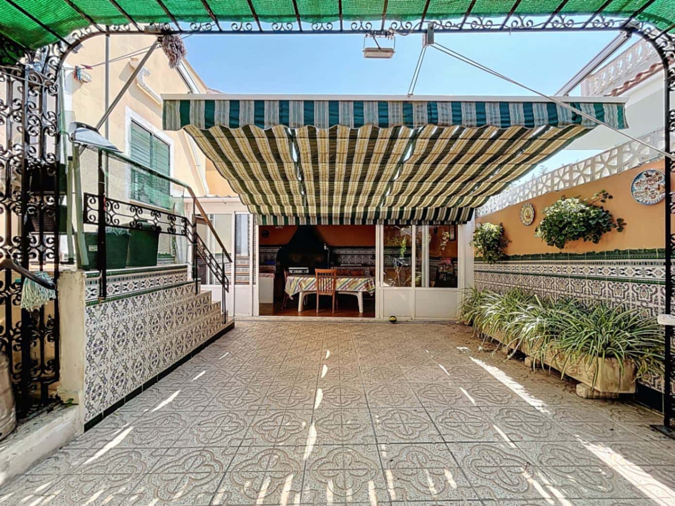 4 soveværelse Semi-Rækkehus til salg i Alfaz del Pi / L'Alfas del Pi med swimmingpool garage - € 485.000 (Ref: 9172154)