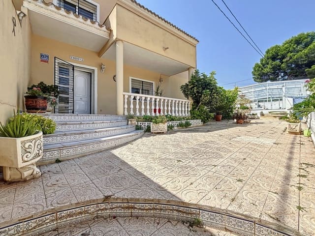 4 makuuhuone Paritalo myytävänä paikassa Pueblo - Urbanizaciones, Alfaz del Pi / L'Alfàs del Pi mukana uima-altaan 
autotalli - 460 000 € (Ref: 9172154)