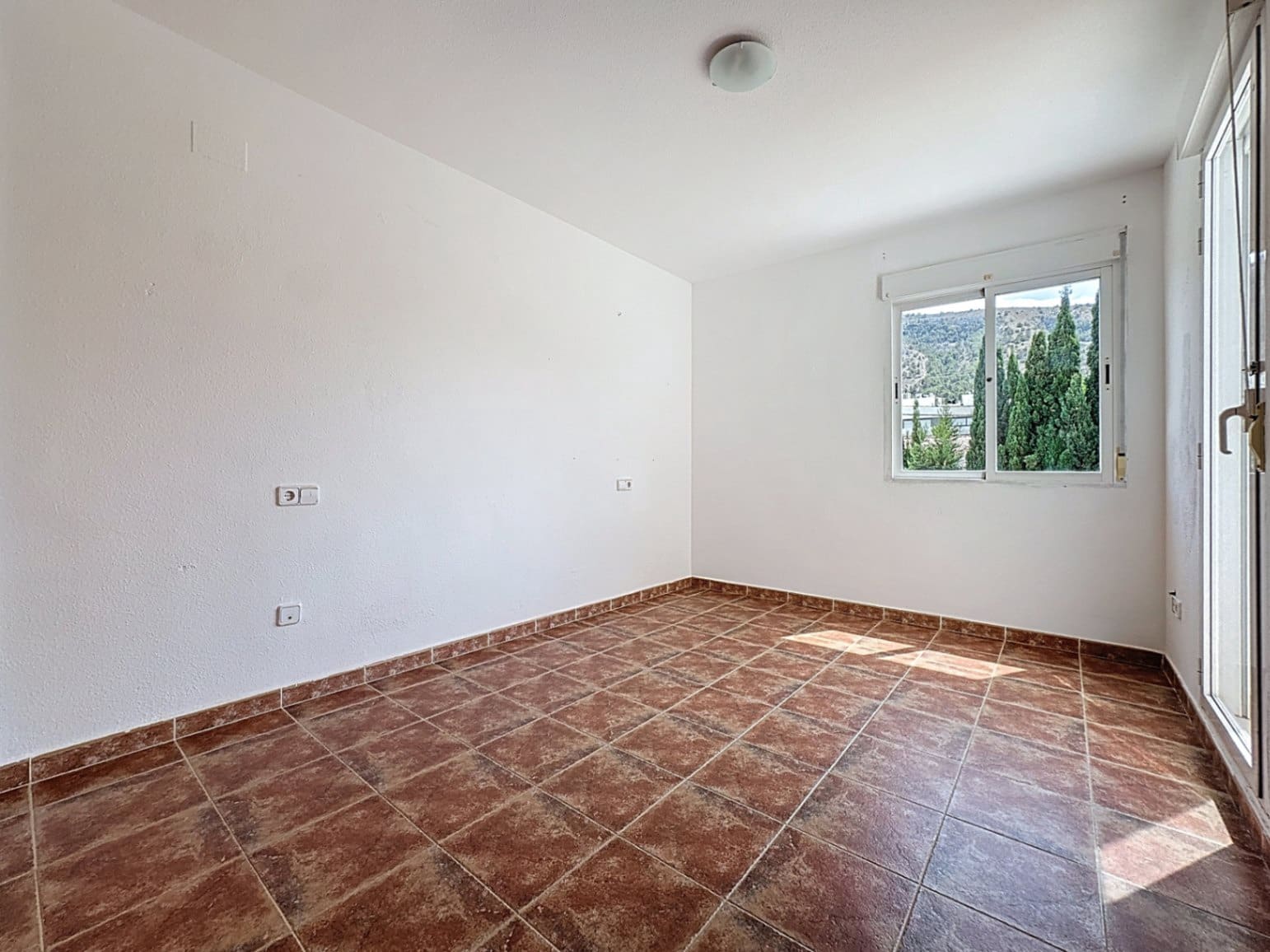 3 soveværelse Bungalow til leje i Albir med swimmingpool garage - € 1.600 (Ref: 9200889)