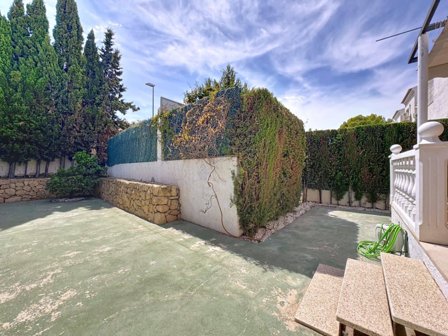 3 soveværelse Bungalow til leje i Albir med swimmingpool garage - € 1.600 (Ref: 9200889)