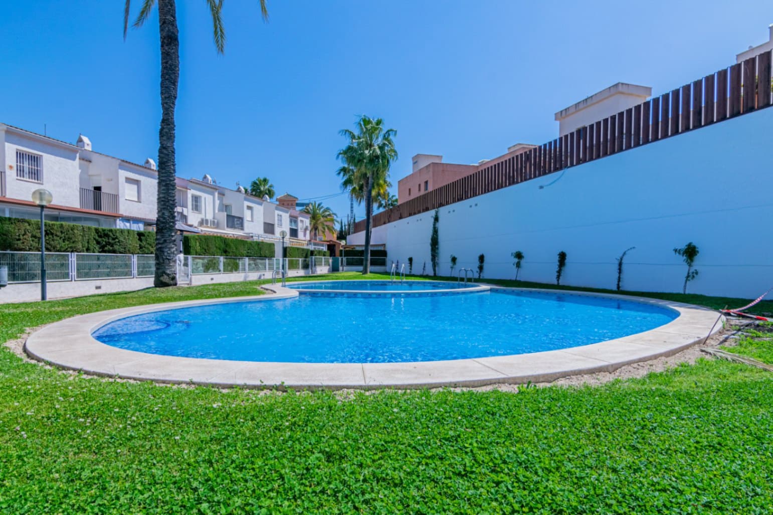 3 soveværelse Bungalow til leje i Albir med swimmingpool garage - € 1.600 (Ref: 9200889)