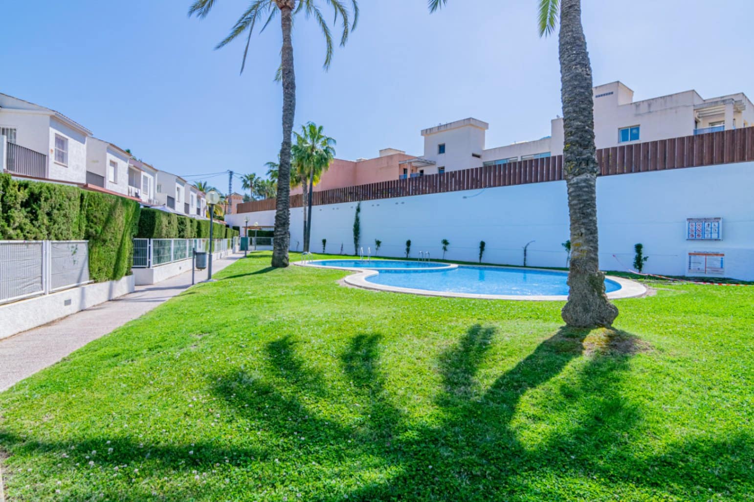 3 soveværelse Bungalow til leje i Albir med swimmingpool garage - € 1.600 (Ref: 9200889)