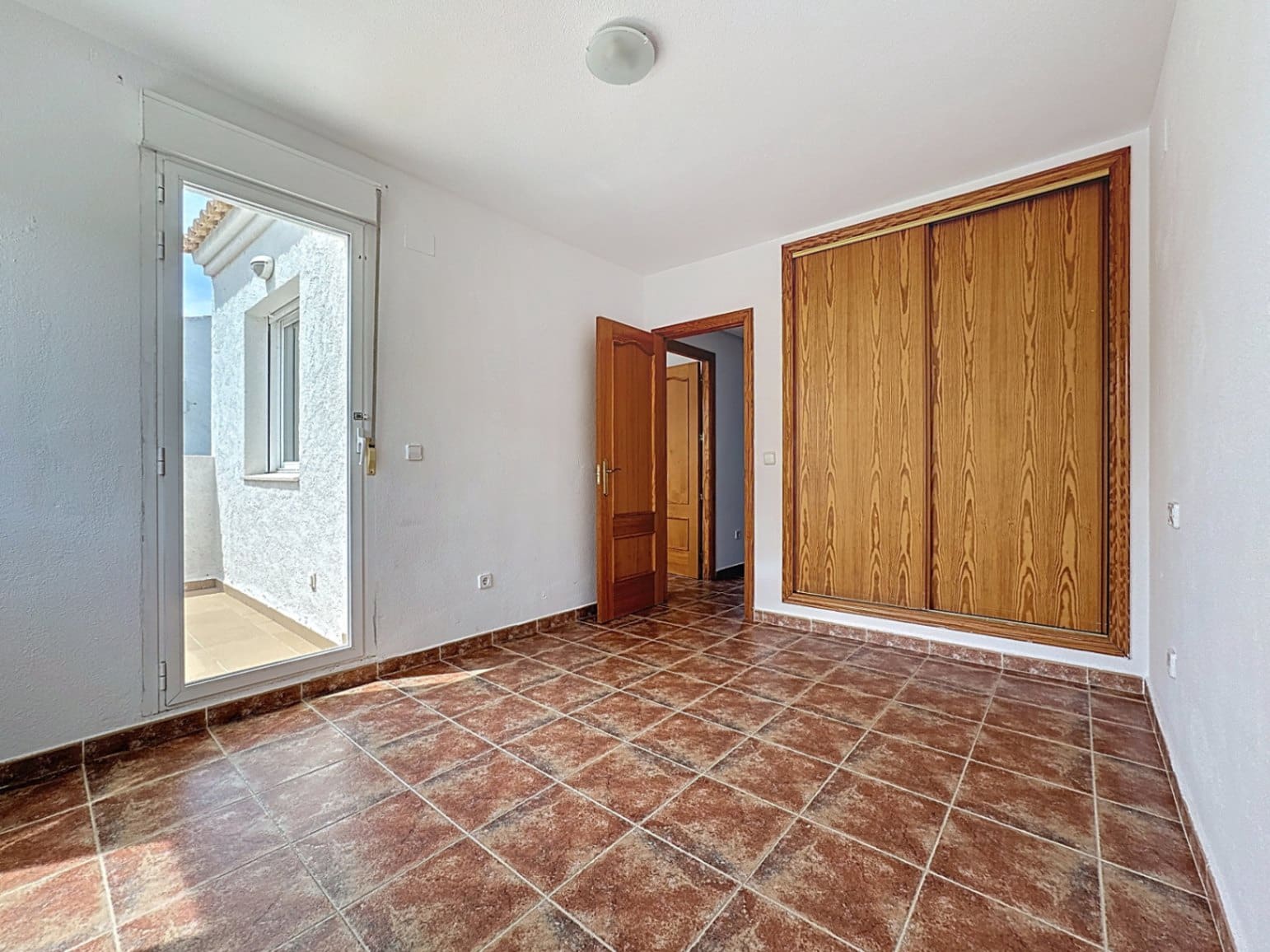 3 soveværelse Bungalow til leje i Albir med swimmingpool garage - € 1.600 (Ref: 9200889)