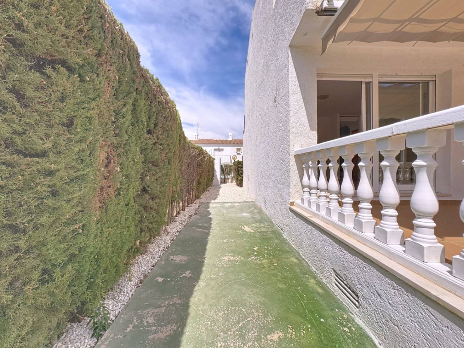 3 soveværelse Bungalow til leje i Albir med swimmingpool garage - € 1.600 (Ref: 9200889)