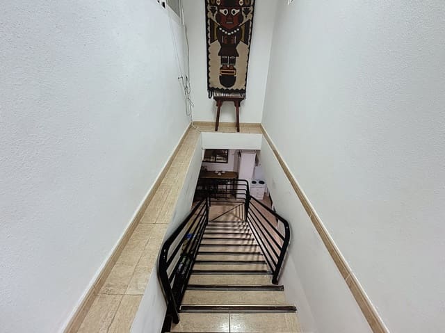 Commercial for sale in Pueblo - Urbanizaciones, Alfaz del Pi / L'Alfàs del Pi - € 199,500 (Ref: 9201691)