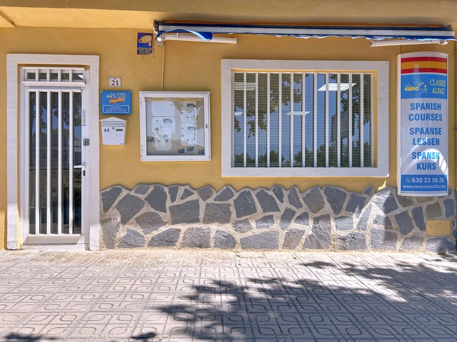 Commercial for sale in Alfaz del Pi / L'Alfas del Pi - € 199,500 (Ref: 9201691)