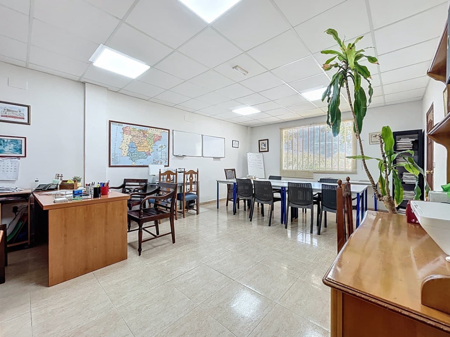 Commercial for sale in Alfaz del Pi / L'Alfas del Pi - € 199,500 (Ref: 9201691)