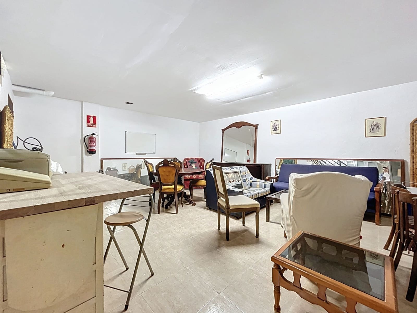 Commercial for sale in Alfaz del Pi / L'Alfas del Pi - € 199,500 (Ref: 9201691)