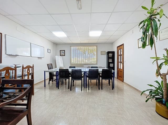 Commercial for sale in Pueblo - Urbanizaciones, Alfaz del Pi / L'Alfàs del Pi - € 199,500 (Ref: 9201691)