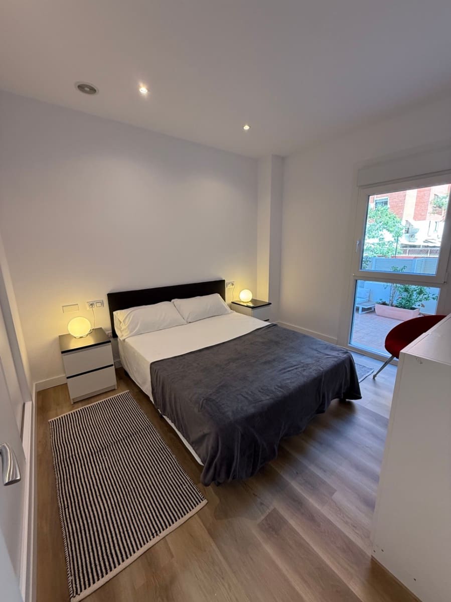 3 bedroom Apartment for rent in Alicante / Alacant city with pool garage - € 1,800 (Ref: 9231542)