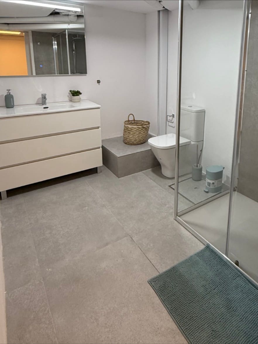 3 bedroom Apartment for rent in Alicante / Alacant city with pool garage - € 1,800 (Ref: 9231542)