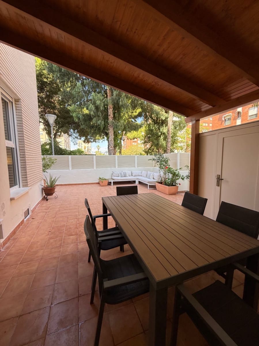 3 bedroom Apartment for rent in Alicante / Alacant city with pool garage - € 1,800 (Ref: 9231542)