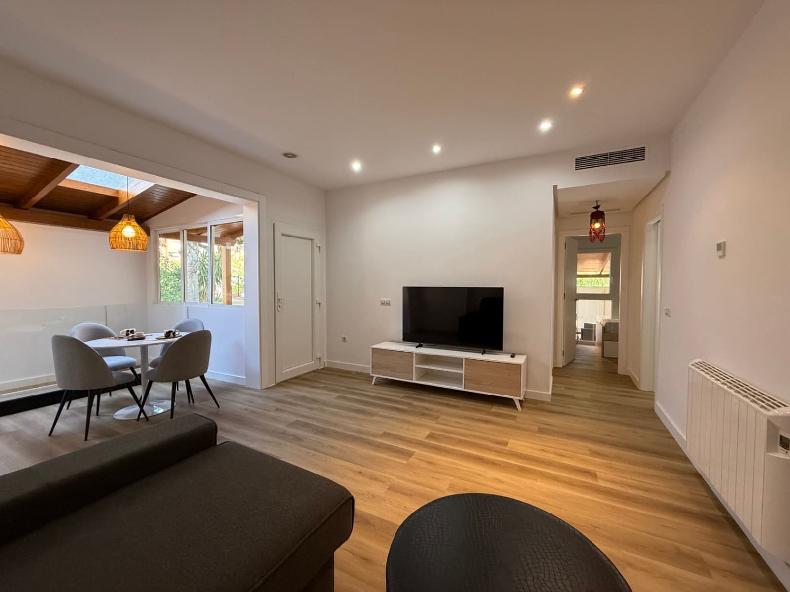 3 bedroom Apartment for rent in Alicante / Alacant city with pool garage - € 1,800 (Ref: 9231542)