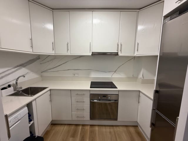 3 Zimmer Apartment zu vermieten in Albufereta, Alicante / Alacant Stadt mit Pool Garage - 1.800 € (Ref: 9231542)