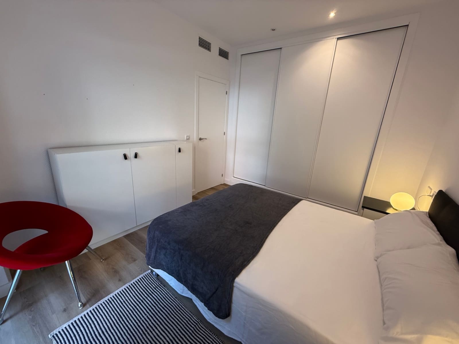 3 bedroom Apartment for rent in Alicante / Alacant city with pool garage - € 1,800 (Ref: 9231542)