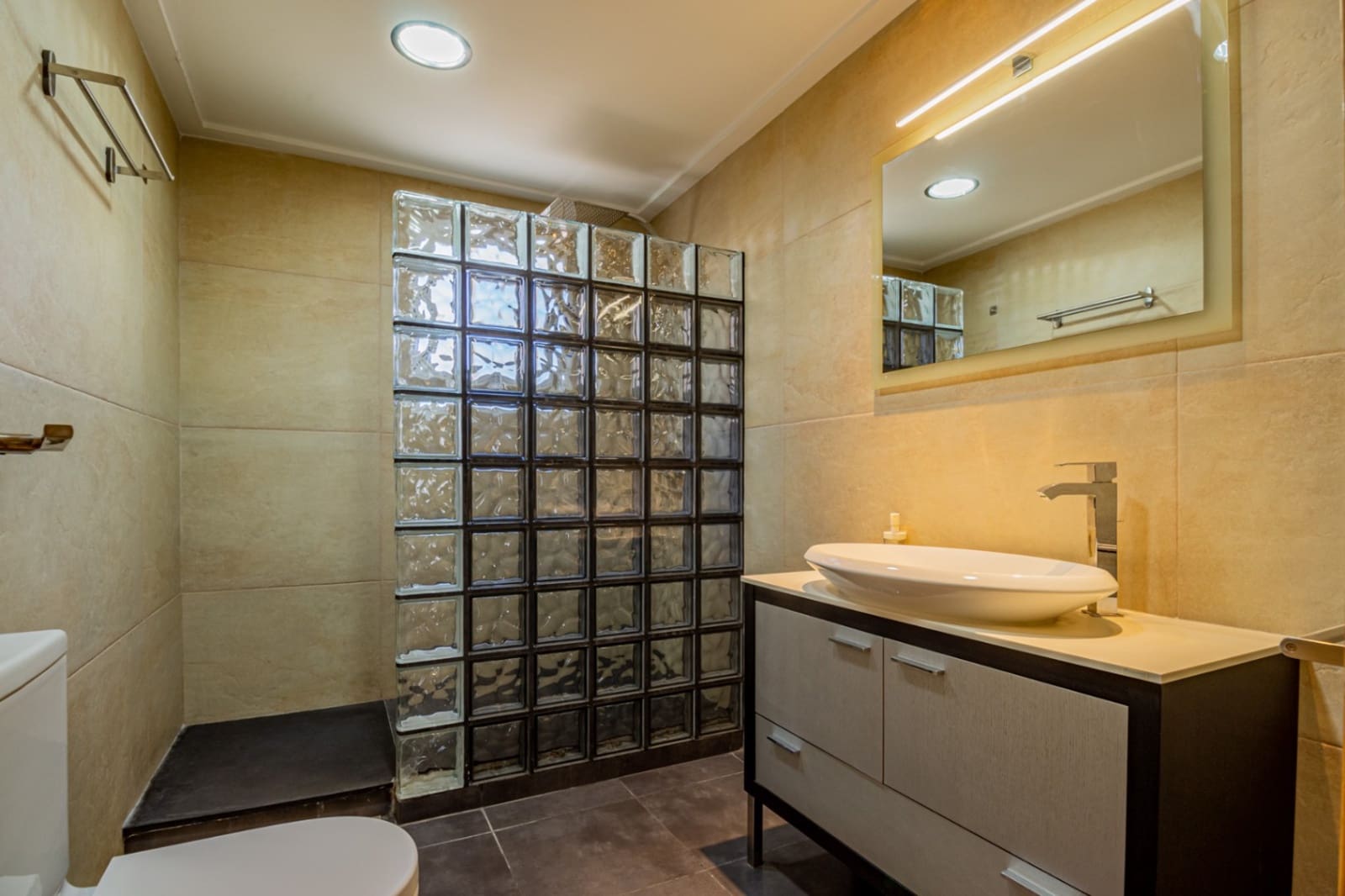 2 soverom Leilighet til leie i Albir med svømmebasseng - € 1 075 (Ref: 9249146)