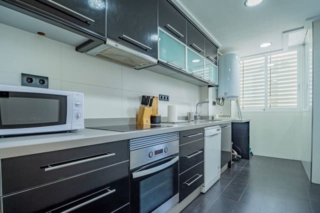 2 makuuhuone Huoneisto vuokrattavana paikassa Albir, Alfaz del Pi / L'Alfàs del Pi mukana uima-altaan - 1 075 € (Ref: 9249146)