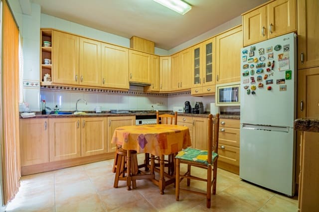 4 makuuhuone Omakotitalo vuokrattavana paikassa Altea la Vella, Altea mukana 
autotalli - 1 150 € (Ref: 9279736)