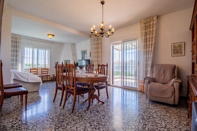 4 makuuhuone Omakotitalo vuokrattavana paikassa Altea la Vella, Altea mukana 
autotalli - 1 150 € (Ref: 9279736)