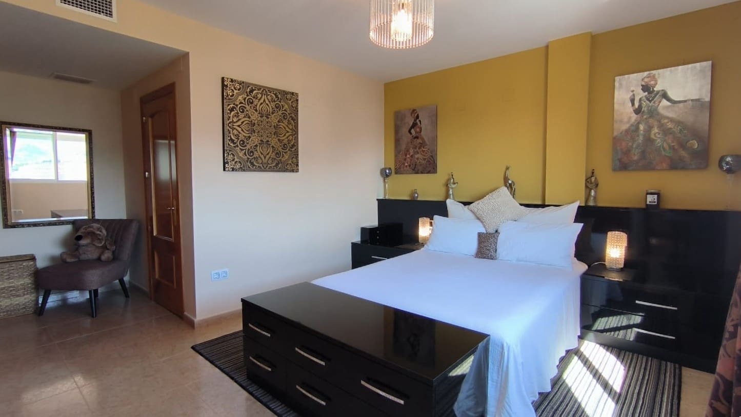 4 slaapkamer Villa te koop in Callosa d'En Sarria met zwembad garage - € 499.950 (Ref: 9294741)