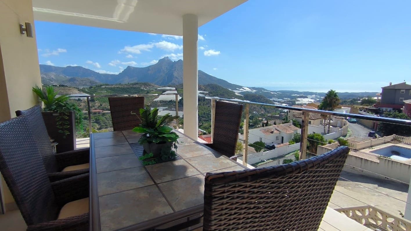 4 slaapkamer Villa te koop in Callosa d'En Sarria met zwembad garage - € 499.950 (Ref: 9294741)