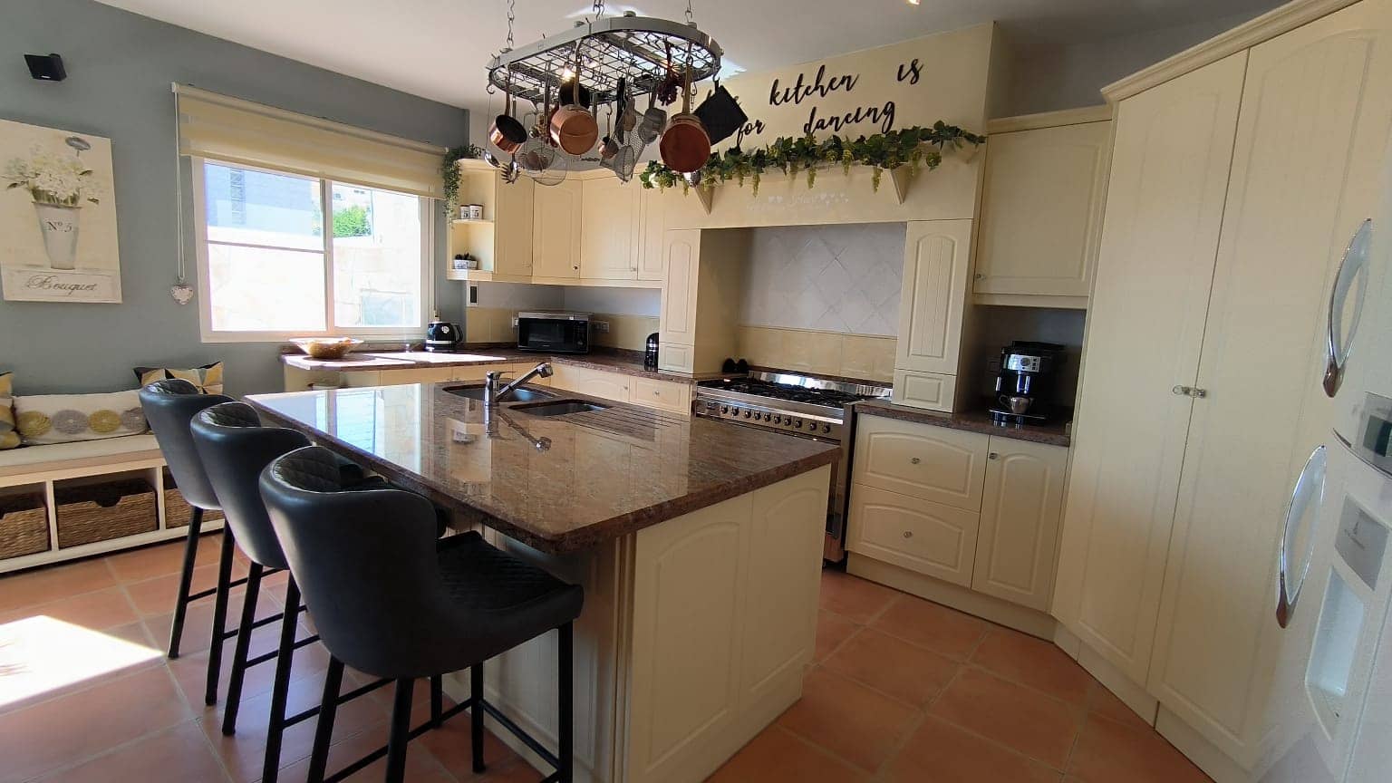 4 slaapkamer Villa te koop in Callosa d'En Sarria met zwembad garage - € 499.950 (Ref: 9294741)