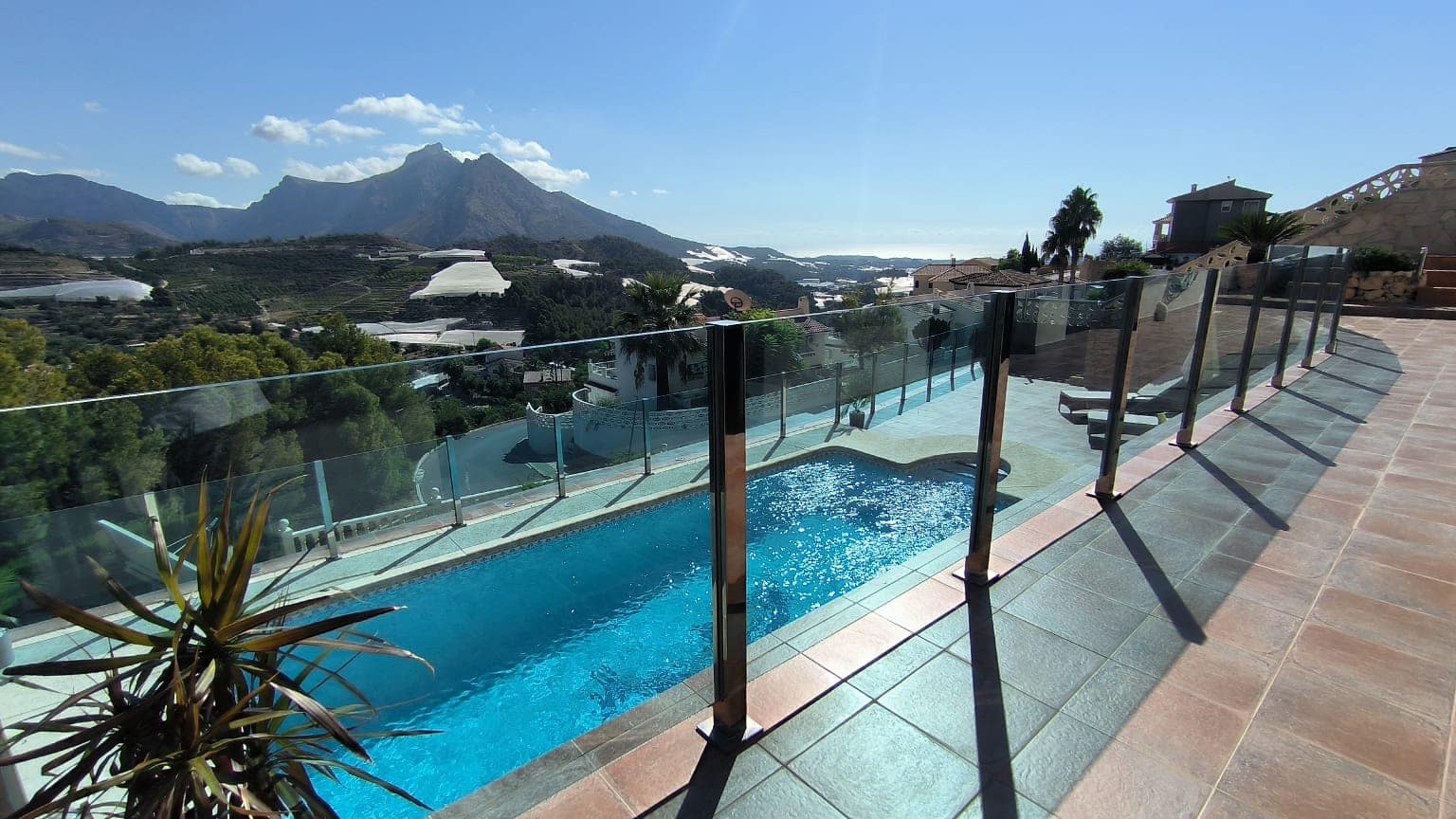 4 slaapkamer Villa te koop in Callosa d'En Sarria met zwembad garage - € 499.950 (Ref: 9294741)