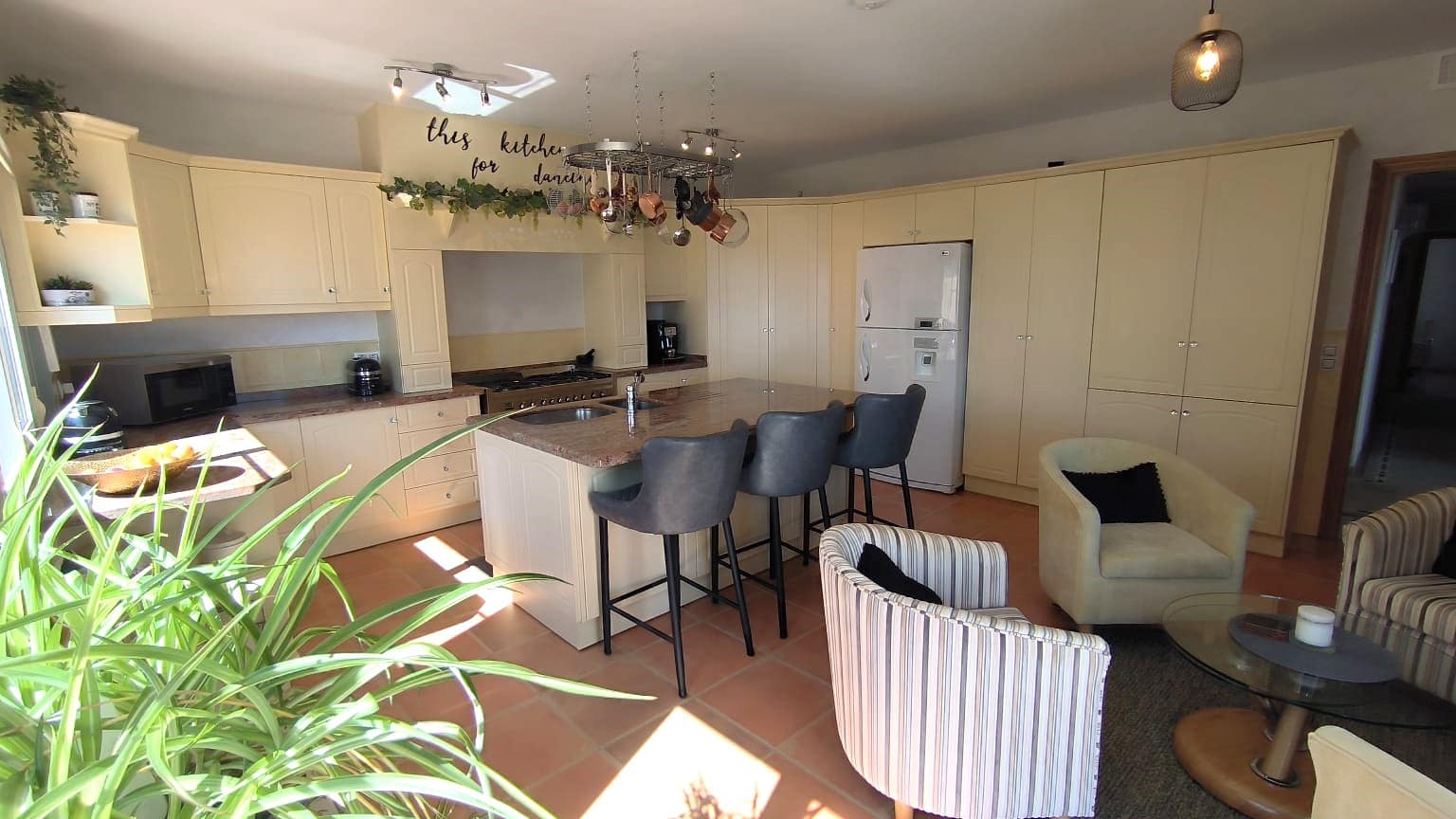 4 slaapkamer Villa te koop in Callosa d'En Sarria met zwembad garage - € 499.950 (Ref: 9294741)