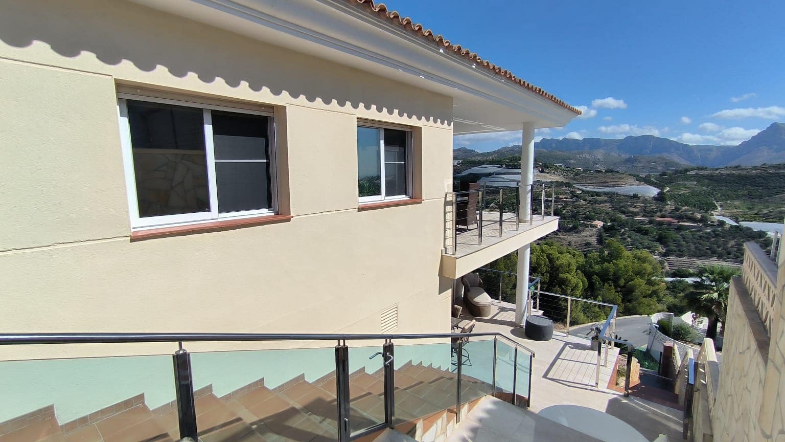 4 slaapkamer Villa te koop in Callosa d'En Sarria met zwembad garage - € 499.950 (Ref: 9294741)