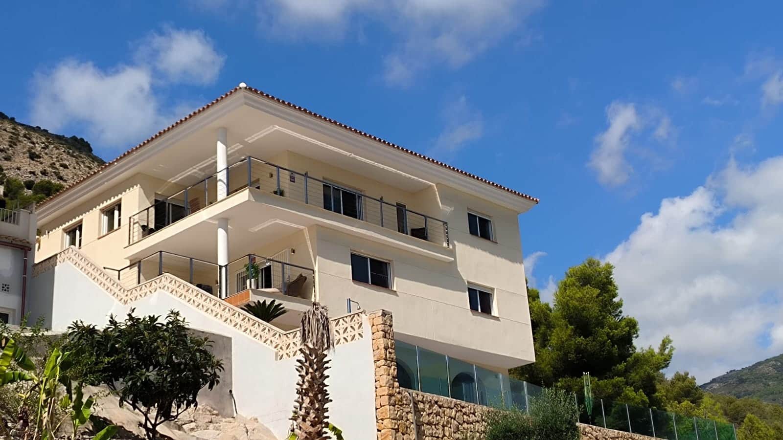 4 slaapkamer Villa te koop in Callosa d'En Sarria met zwembad garage - € 499.950 (Ref: 9294741)