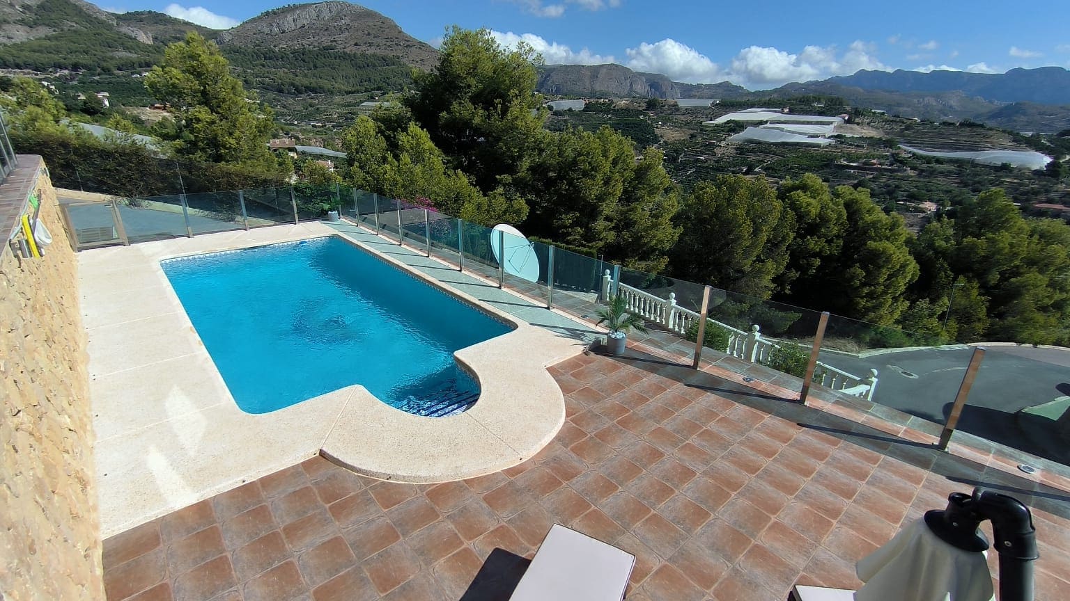 4 slaapkamer Villa te koop in Callosa d'En Sarria met zwembad garage - € 499.950 (Ref: 9294741)