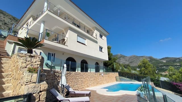 4 slaapkamer Villa te koop in Callosa d'En Sarrià met zwembad garage - € 499.950 (Ref: 9294741)