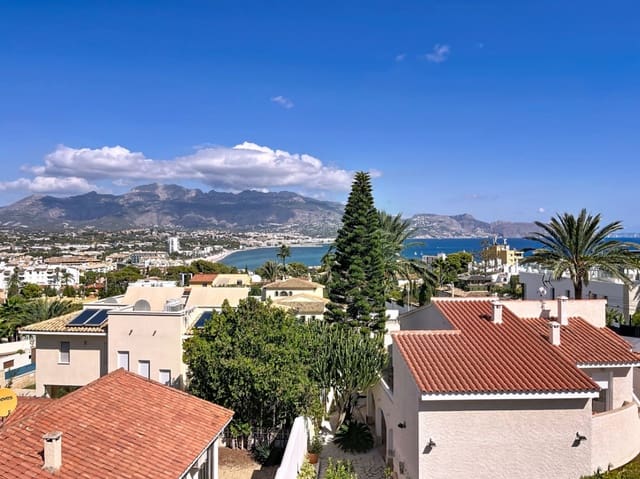 2 bedroom Bungalow for sale in Albir, Alfaz del Pi / L'Alfàs del Pi with garage - € 344,900 (Ref: 9295927)